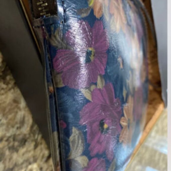 Leather Wristlet in a Peruvian Painting Floral Pattern (by Patricia Nash) - Picture 2 of 9